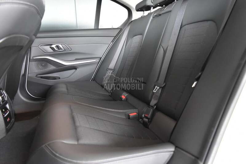 BMW 320 i xDrive AT