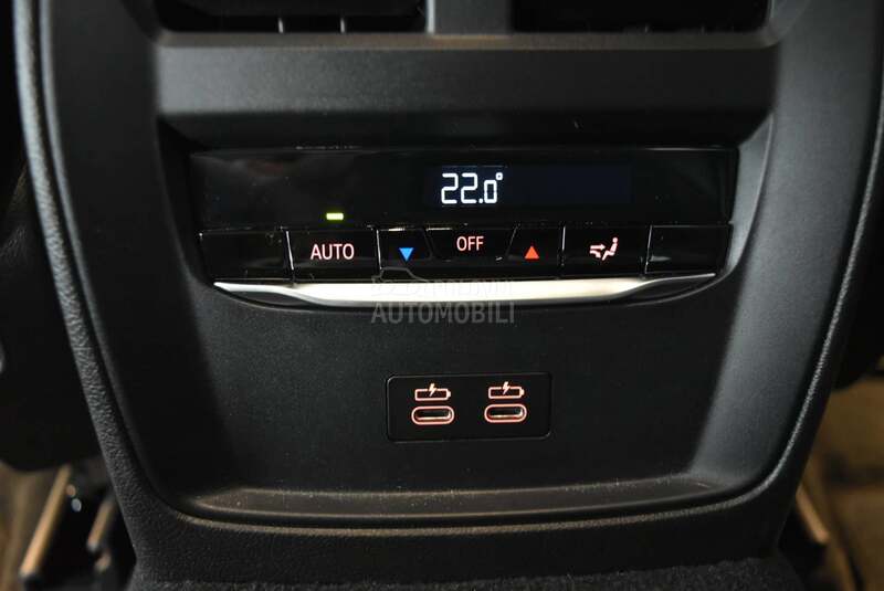BMW 320 i xDrive AT