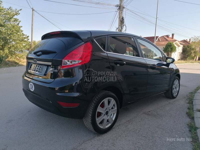 Ford Fiesta 1.4i TITANIUM CH