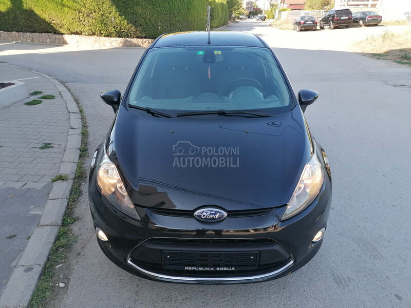 Ford Fiesta 1.4i TITANIUM CH