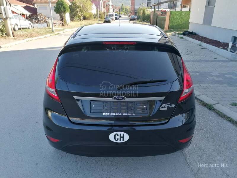 Ford Fiesta 1.4i TITANIUM CH