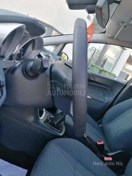 Ford Fiesta 1.4i TITANIUM CH
