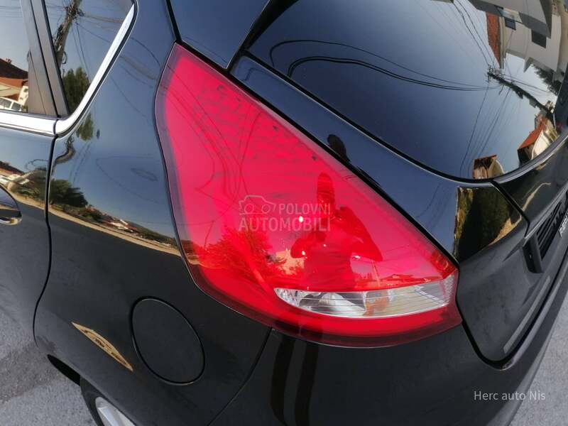 Ford Fiesta 1.4i TITANIUM CH