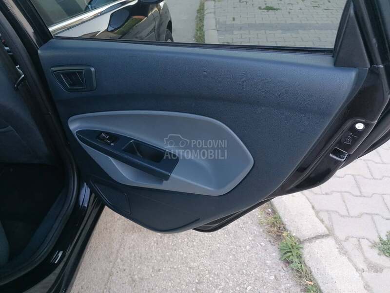Ford Fiesta 1.4i TITANIUM CH