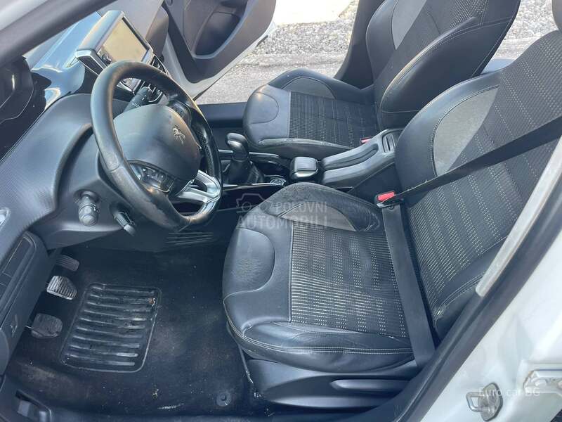 Peugeot 2008 A K C I J A