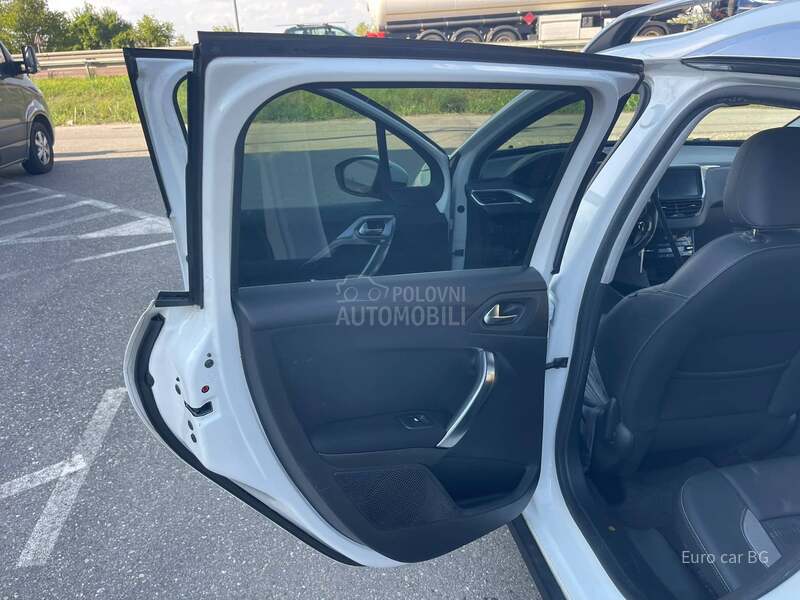 Peugeot 2008 A K C I J A
