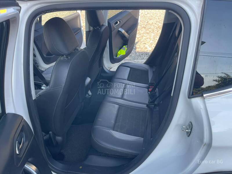 Peugeot 2008 A K C I J A