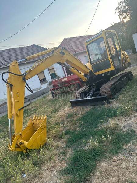 Hyundai R557