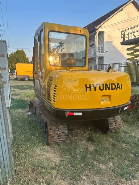 Hyundai R557