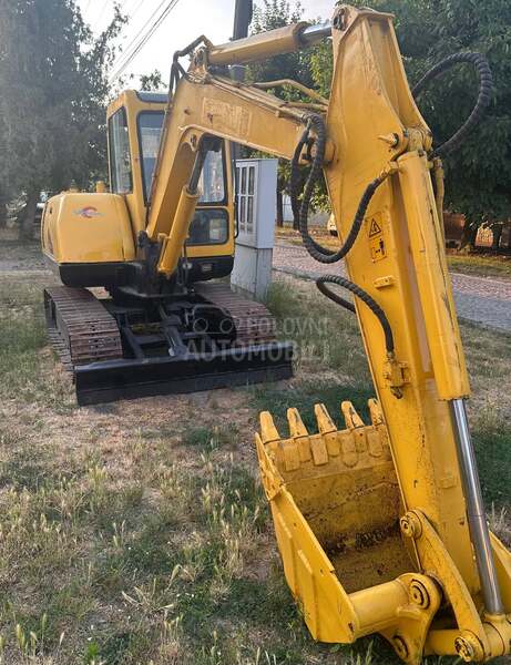 Hyundai R557