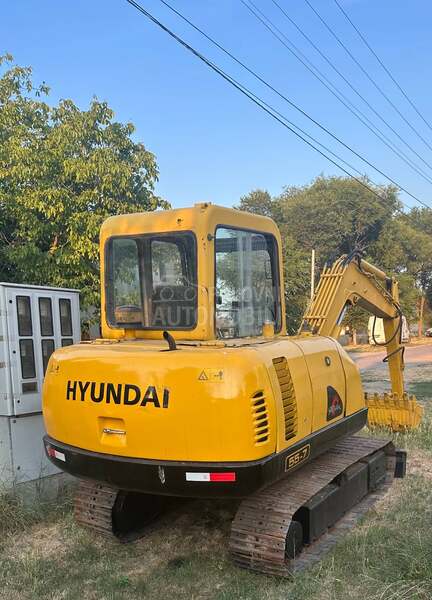 Hyundai R557