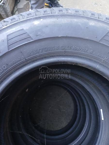 Bridgestone 215/70 R15 Zimska