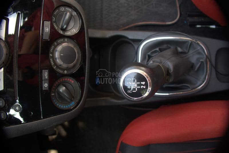 Opel Corsa D 1.4 16V