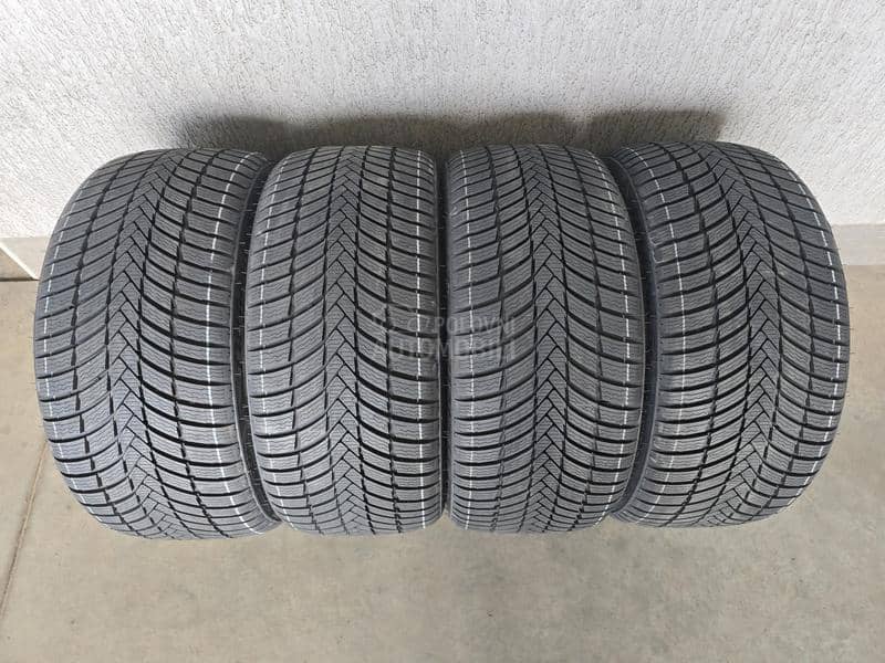 Triangle 255/35 R20 Zimska