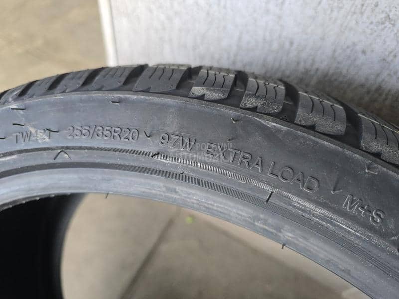 Triangle 255/35 R20 Zimska