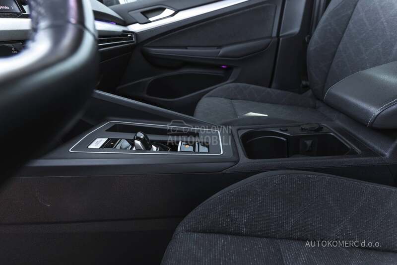 Volkswagen Golf 8 1.5 TSI DSG