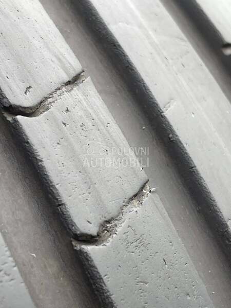 Pirelli 275/40 R21 Letnja