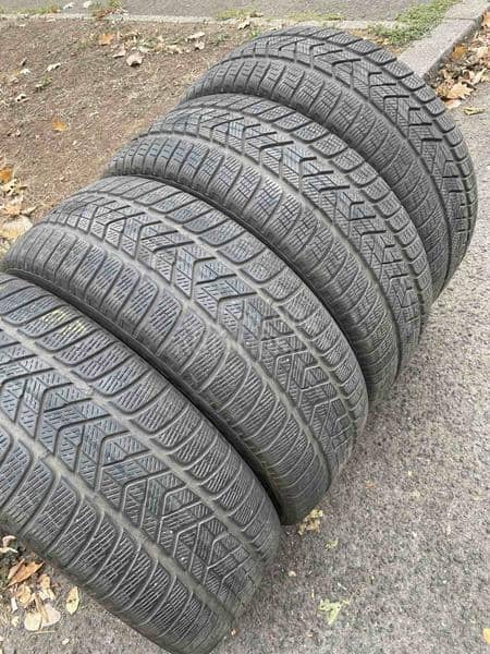 Pirelli 235/55 R18 Zimska