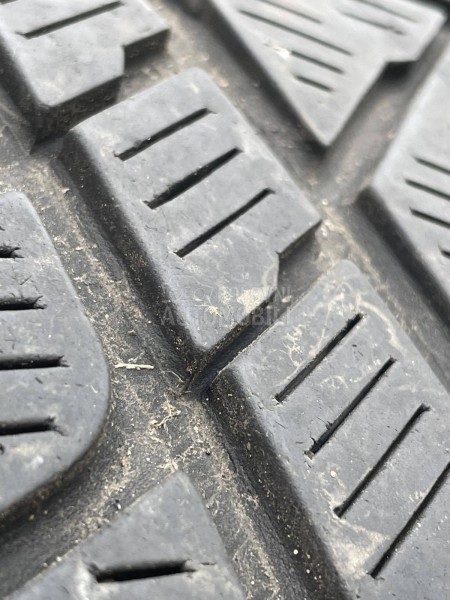 Pirelli 275/50 R20 Zimska