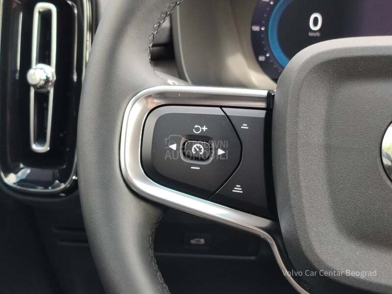 Volvo XC40 2.0 B3 ULTIMATE A/T