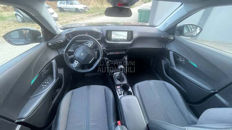 Peugeot 2008 ALLURE/3D KOKPIT