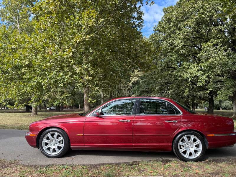 Jaguar XJ 