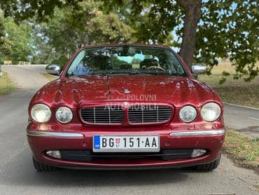 Jaguar XJ 