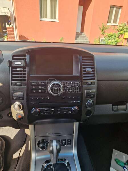 Nissan Navara 3.0 V6 N1