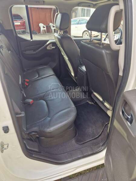 Nissan Navara 3.0 V6 N1