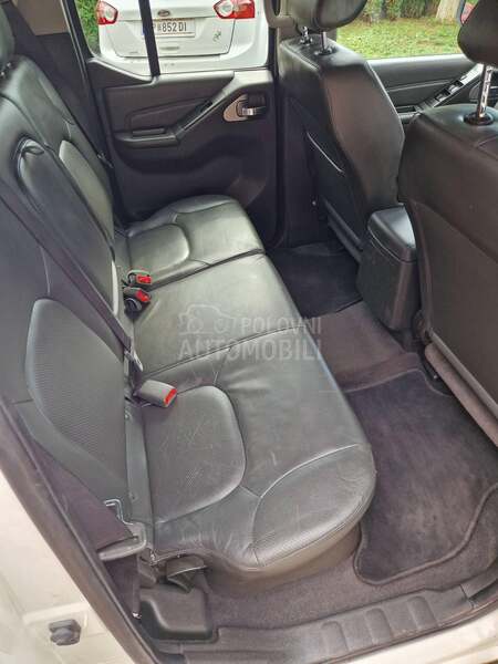 Nissan Navara 3.0 V6 N1