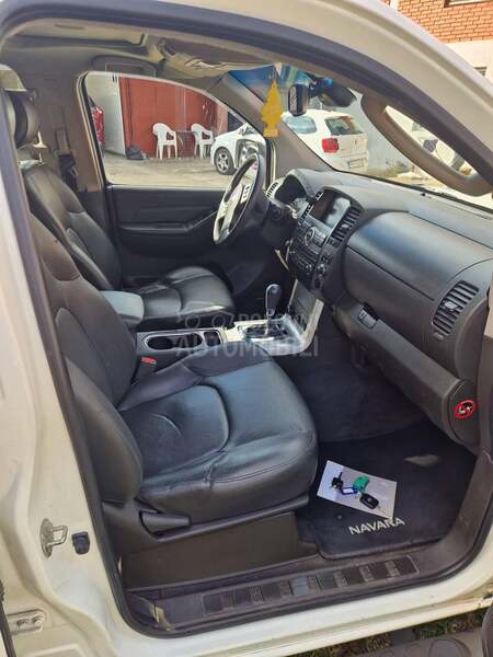 Nissan Navara 3.0 V6 N1