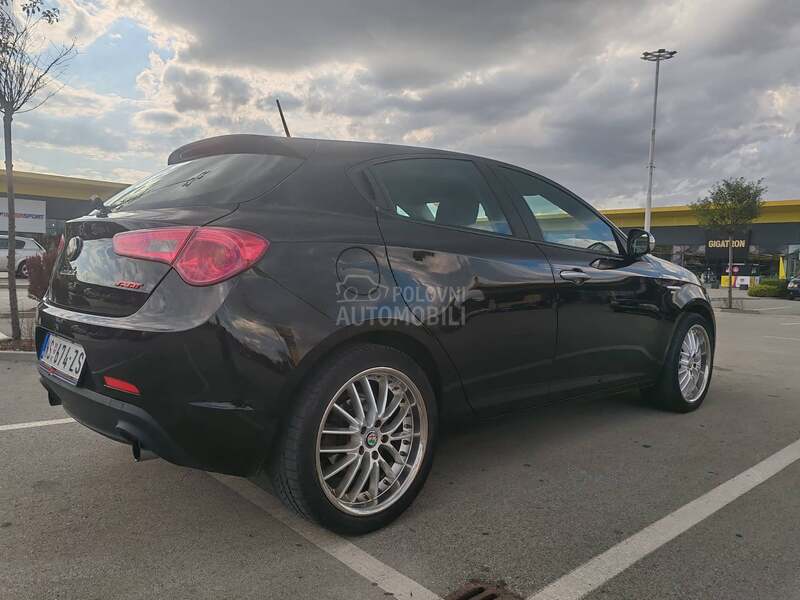 Alfa Romeo Giulietta 