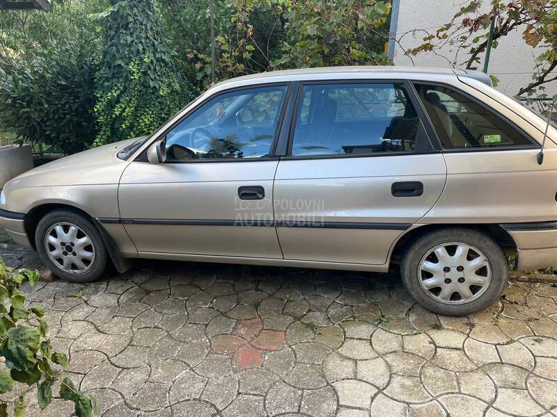 Opel Astra F 1.6 16V