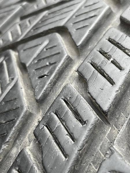 Pirelli 265/40 R22 Zimska