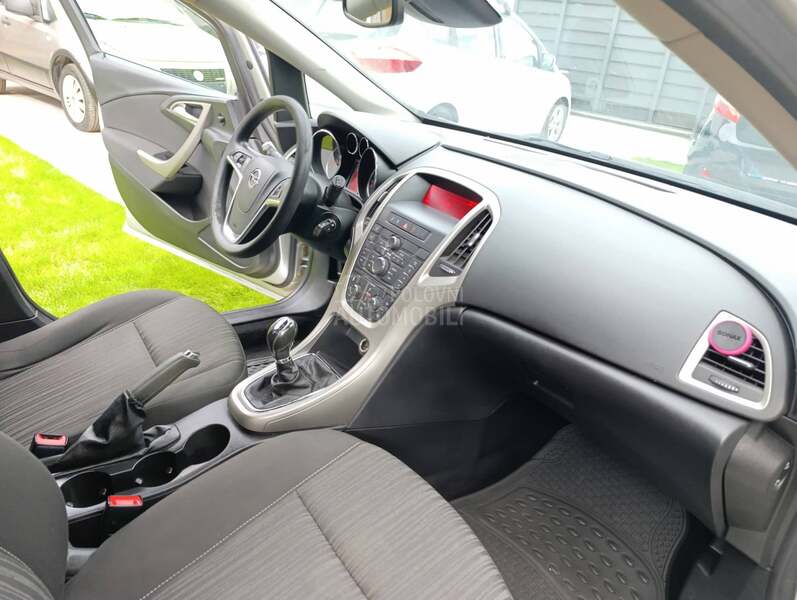 Opel Astra J 1.7 cdti