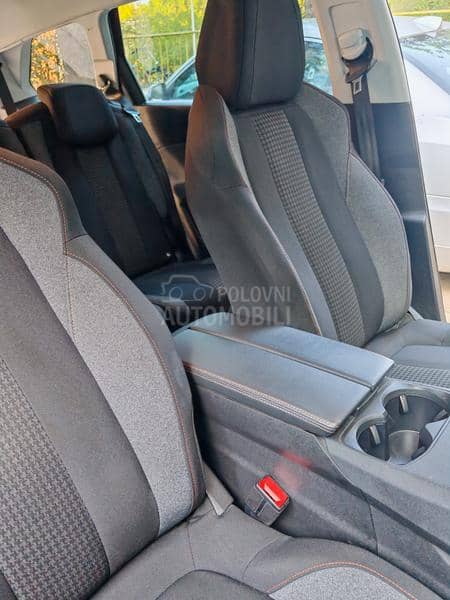 Peugeot 5008 1.5 hdi Peugeot 5008 1.5 hdi