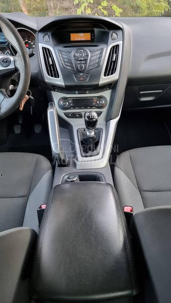 Ford Focus 1-0 SCTi SVAJCARSKA