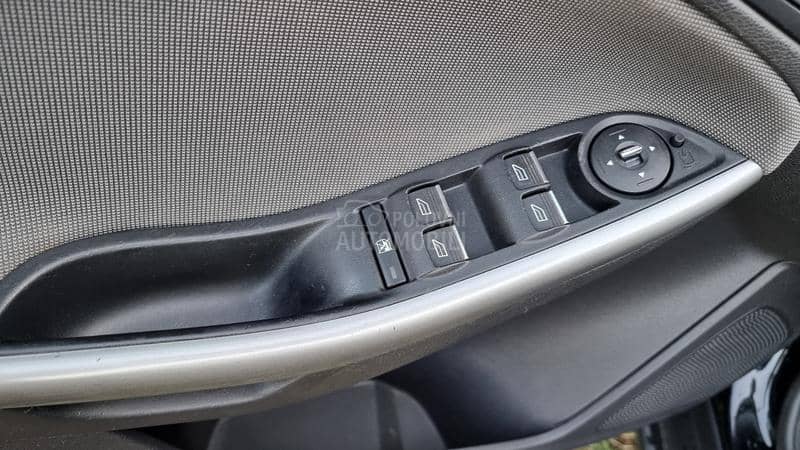 Ford Focus 1-0 SCTi SVAJCARSKA