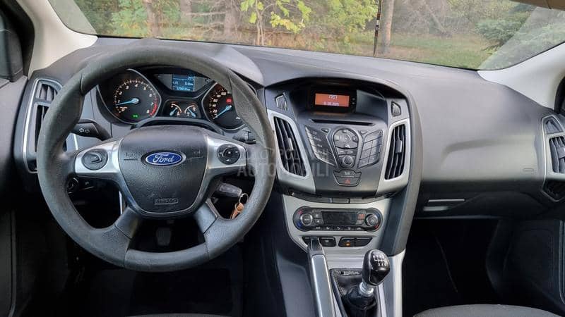 Ford Focus 1-0 SCTi SVAJCARSKA