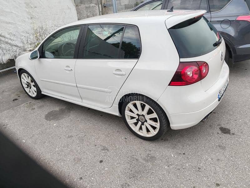 Volkswagen Golf 5 R line