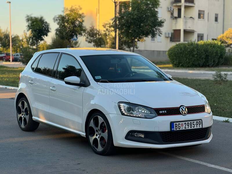 Volkswagen Polo 1.4gti dsg/led/nawi