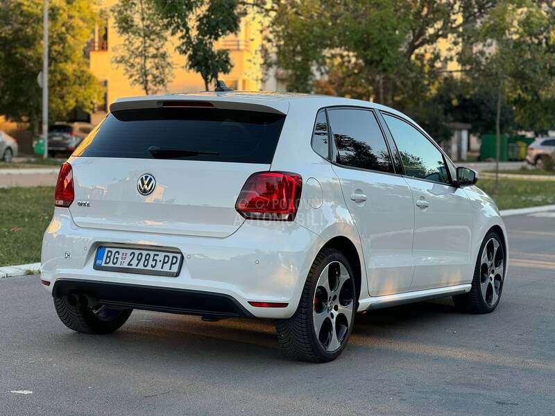 Volkswagen Polo 1.4gti dsg/led/nawi
