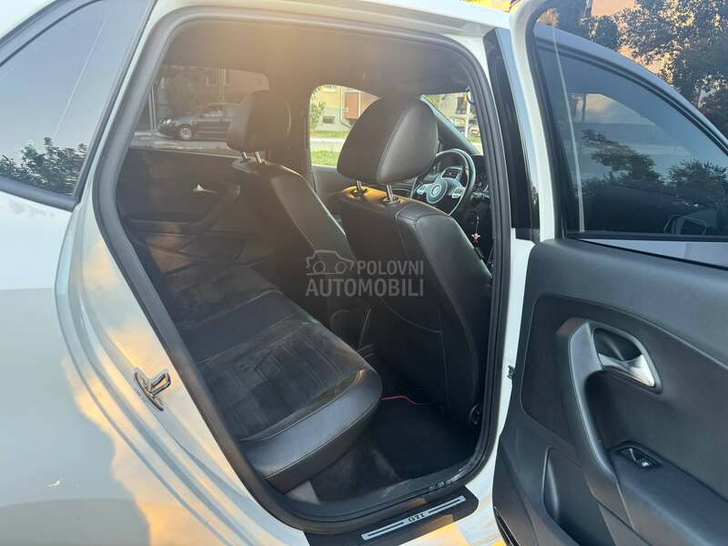 Volkswagen Polo 1.4gti dsg/led/nawi