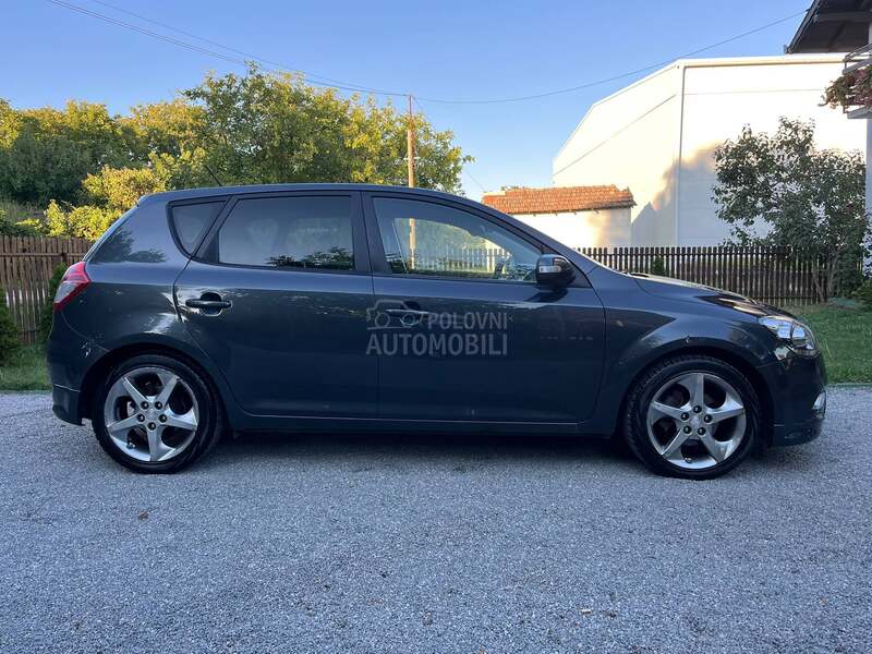 Kia cee`d N.A.V.I