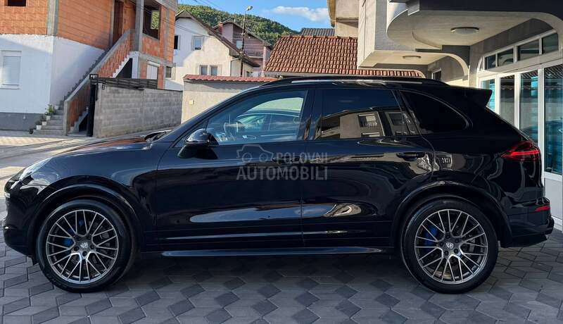 Porsche Cayenne 3.0