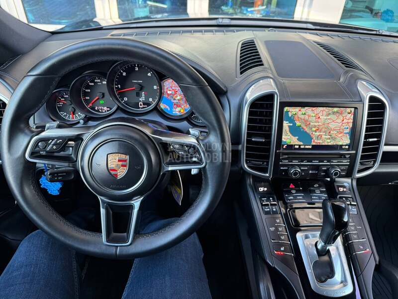 Porsche Cayenne 3.0
