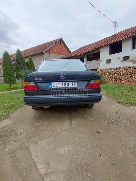 Mercedes Benz E 124 