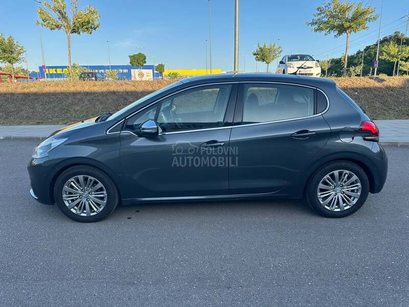 Peugeot 208 Allure S/S