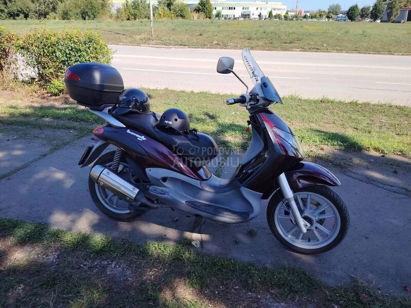 Piaggio Beverly 200