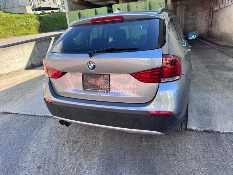 BMW X1 28i